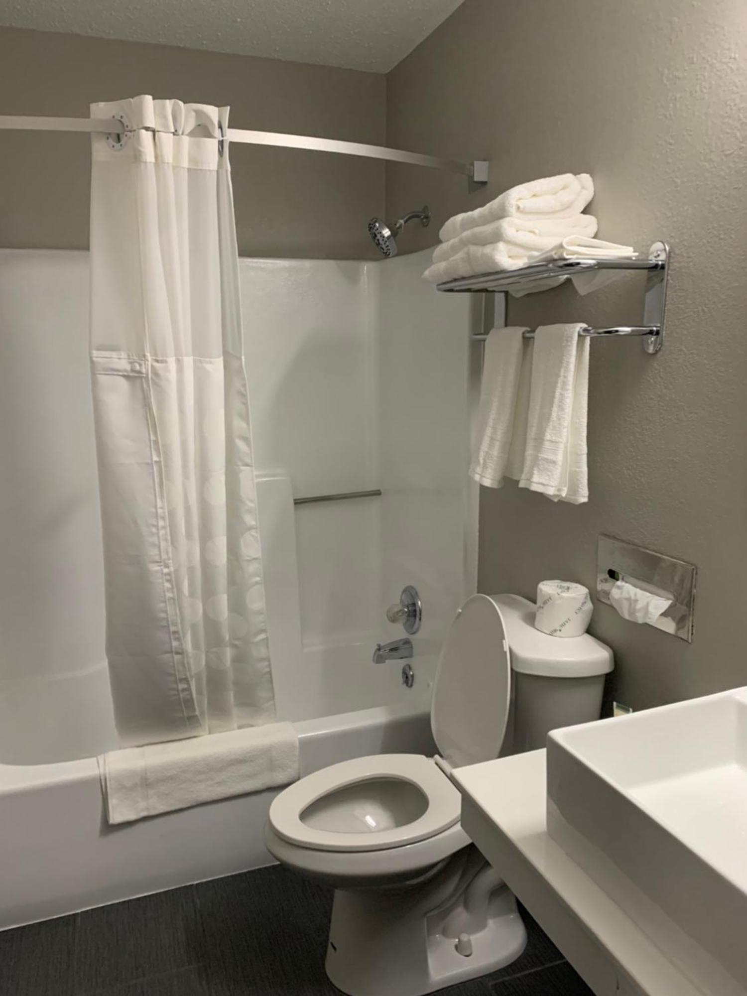 Super 8 By Wyndham Kirksville-University Area Экстерьер фото