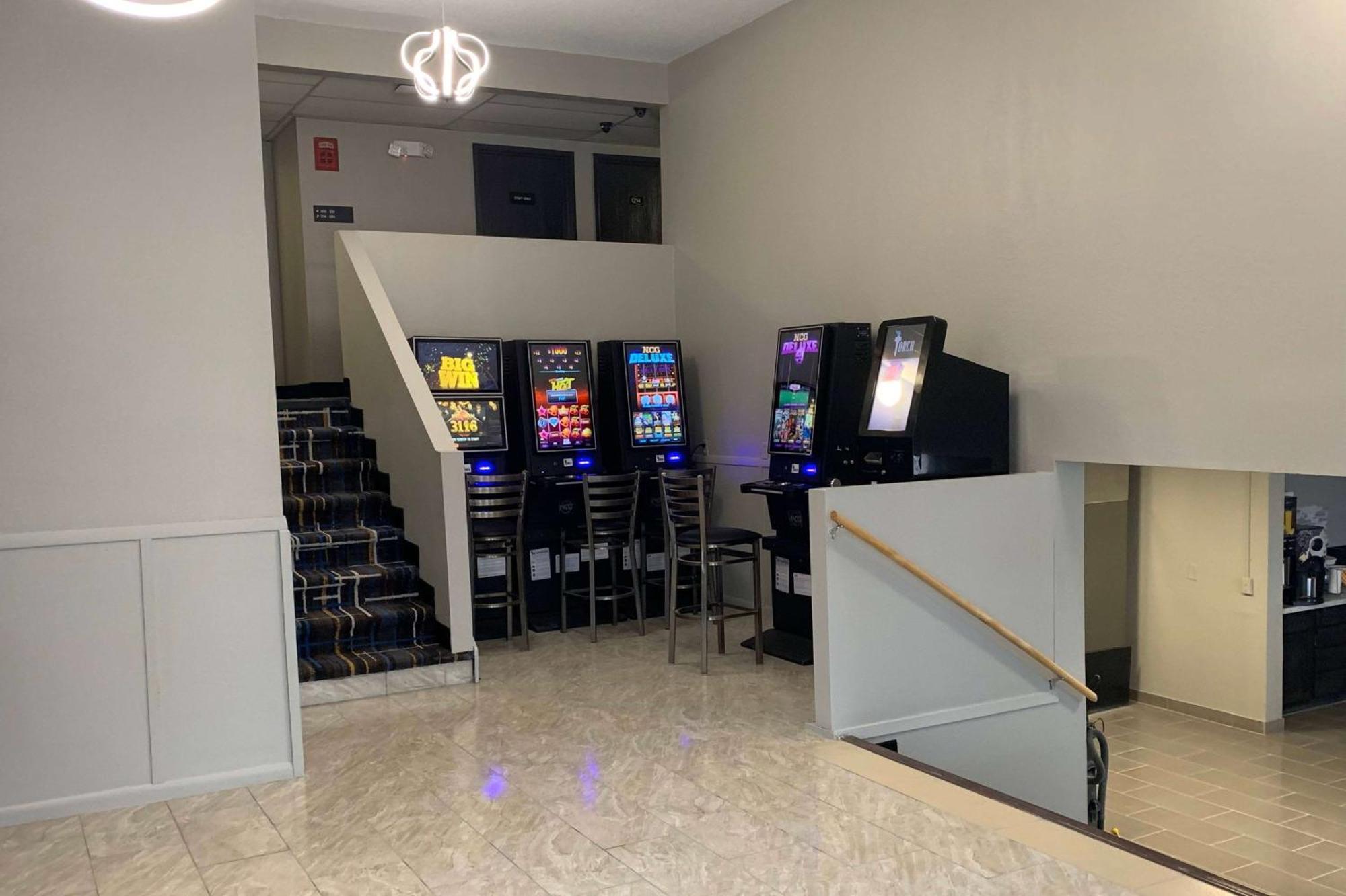 Super 8 By Wyndham Kirksville-University Area Экстерьер фото