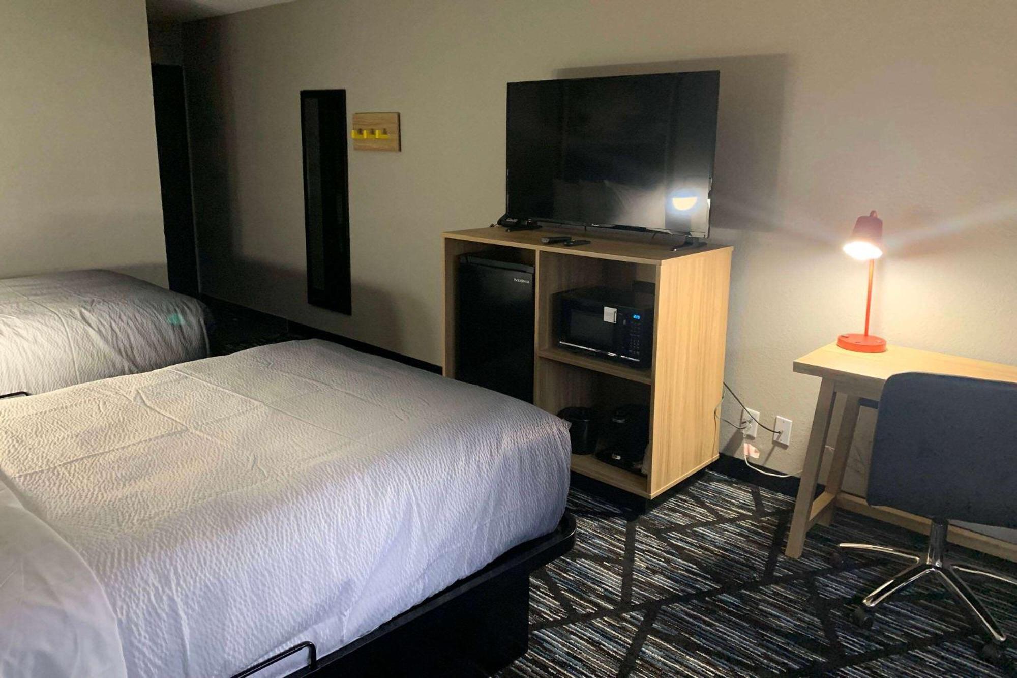 Super 8 By Wyndham Kirksville-University Area Экстерьер фото