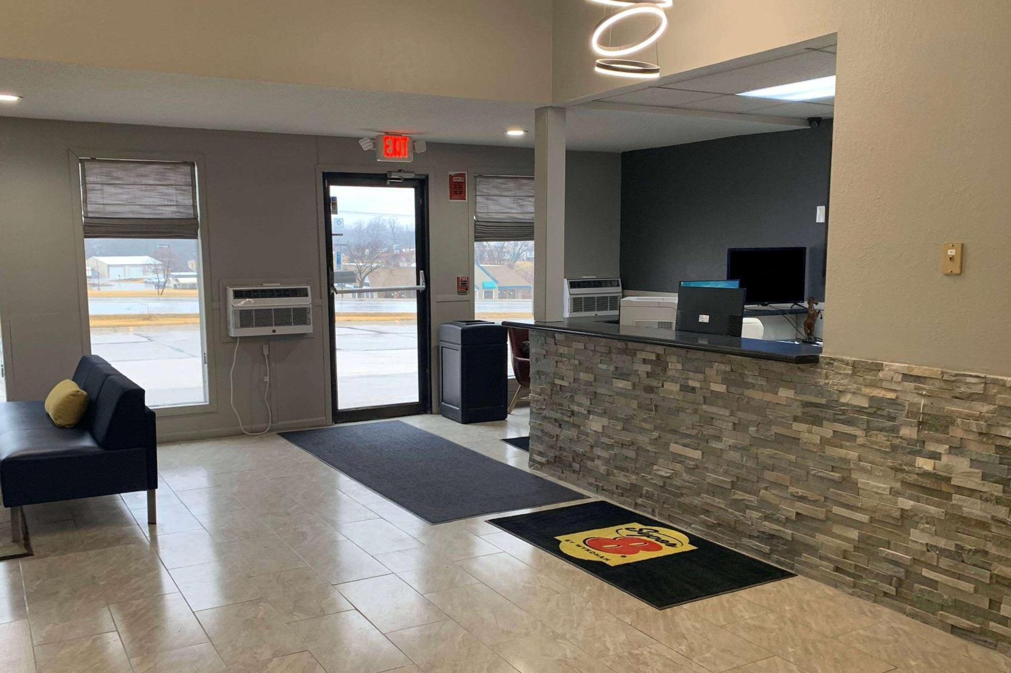Super 8 By Wyndham Kirksville-University Area Экстерьер фото